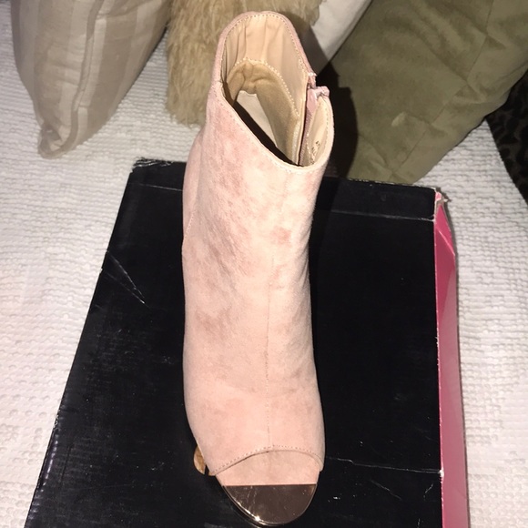 Pink Heels - Picture 3 of 3